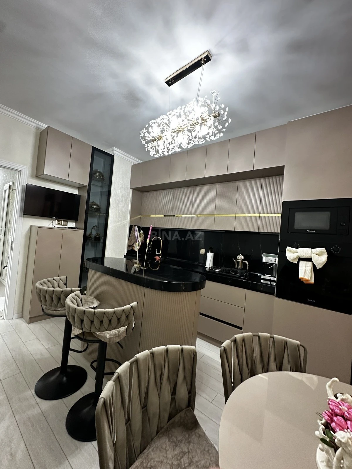 Satılır 3 otaqlı mənzil 110 m²