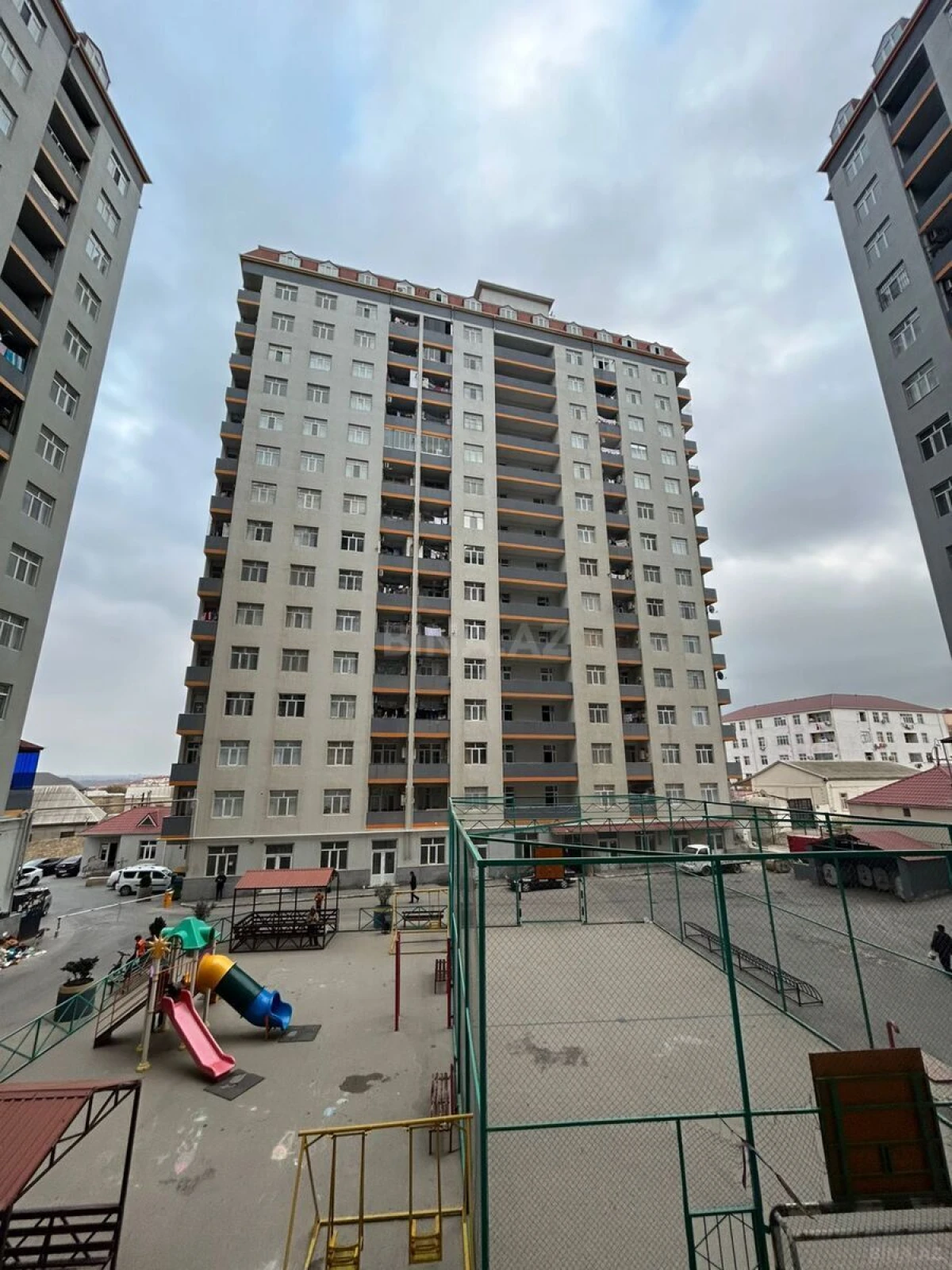 Satılır 2 otaqlı mənzil 63.5 m²