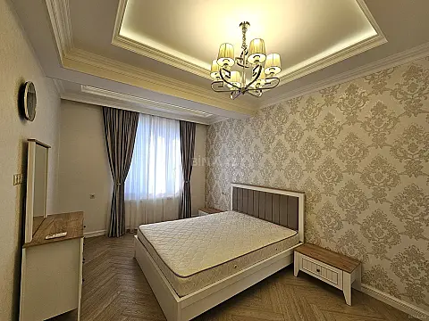 Satılır 2 otaqlı mənzil 80 m²