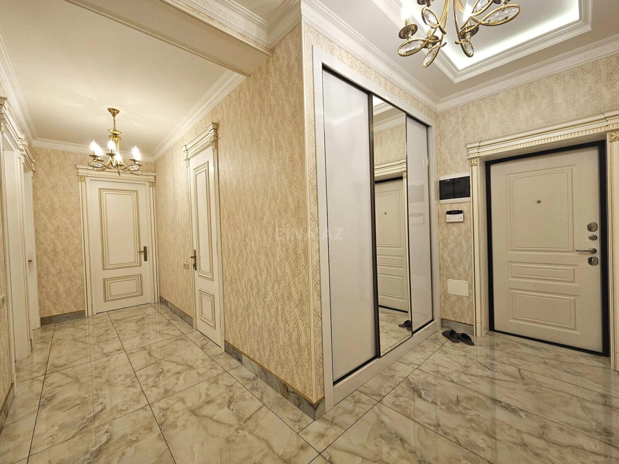 Satılır 2 otaqlı mənzil 80 m²