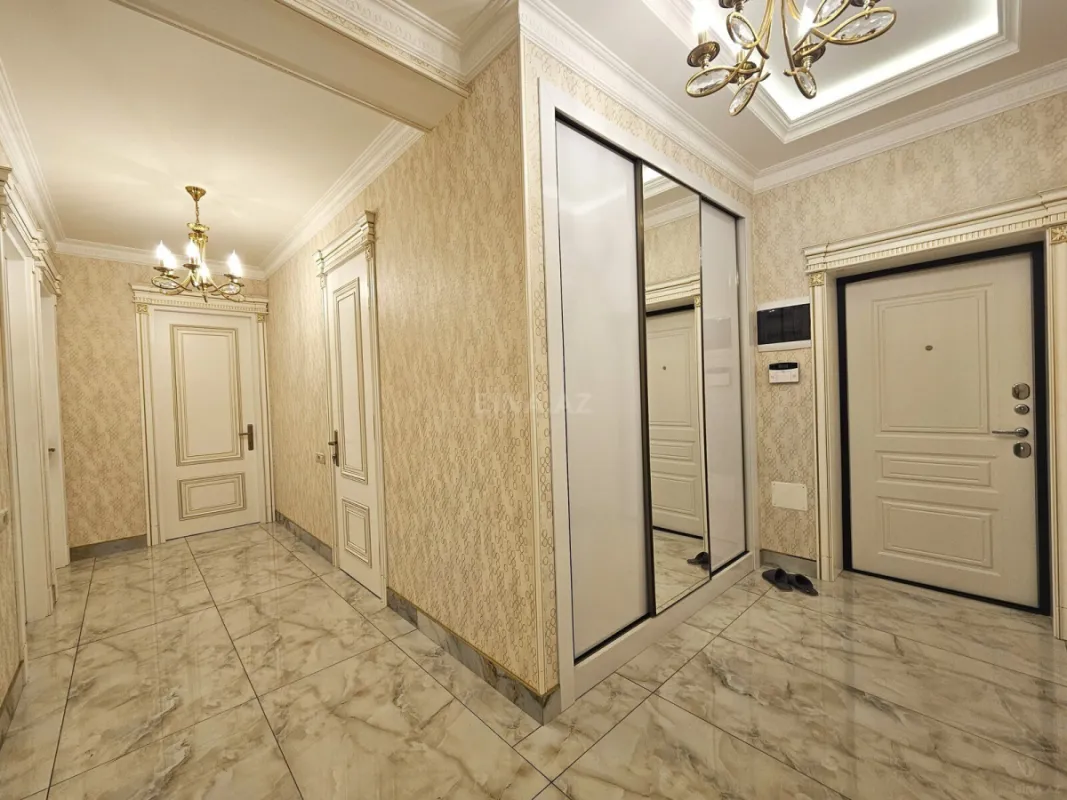 Satılır 2 otaqlı mənzil 80 m²