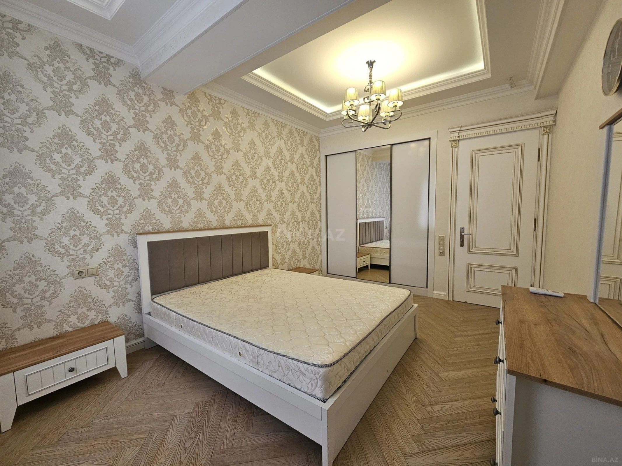 Satılır 2 otaqlı mənzil 80 m²