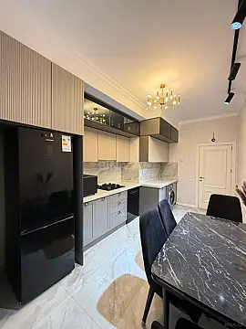 Satılır 3 otaqlı mənzil 145 m²