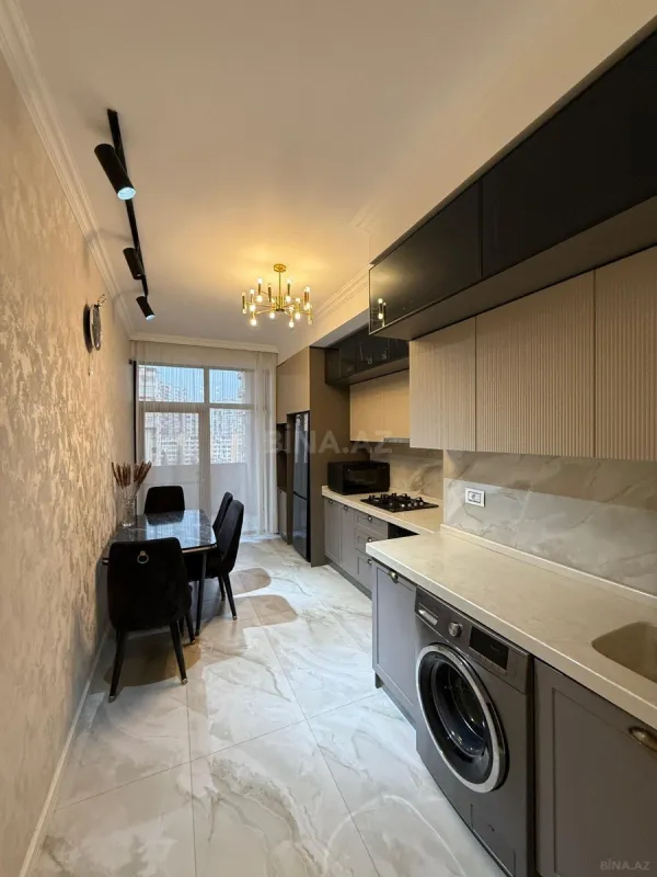 Satılır 3 otaqlı mənzil 145 m²