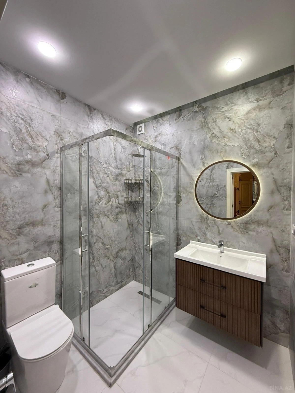 Satılır 3 otaqlı mənzil 145 m²