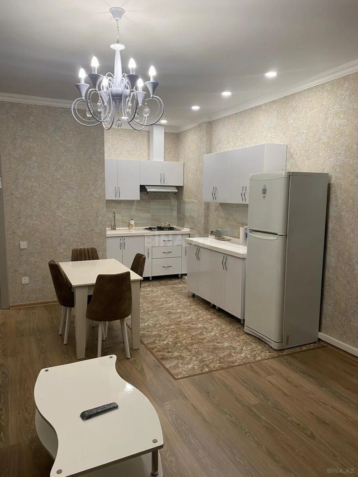 Kirayə verilir 2 otaqlı mənzil 73 m²