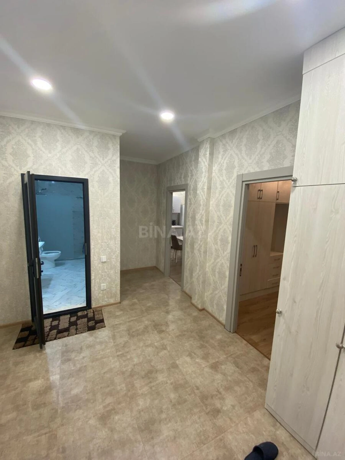 Kirayə verilir 2 otaqlı mənzil 73 m²