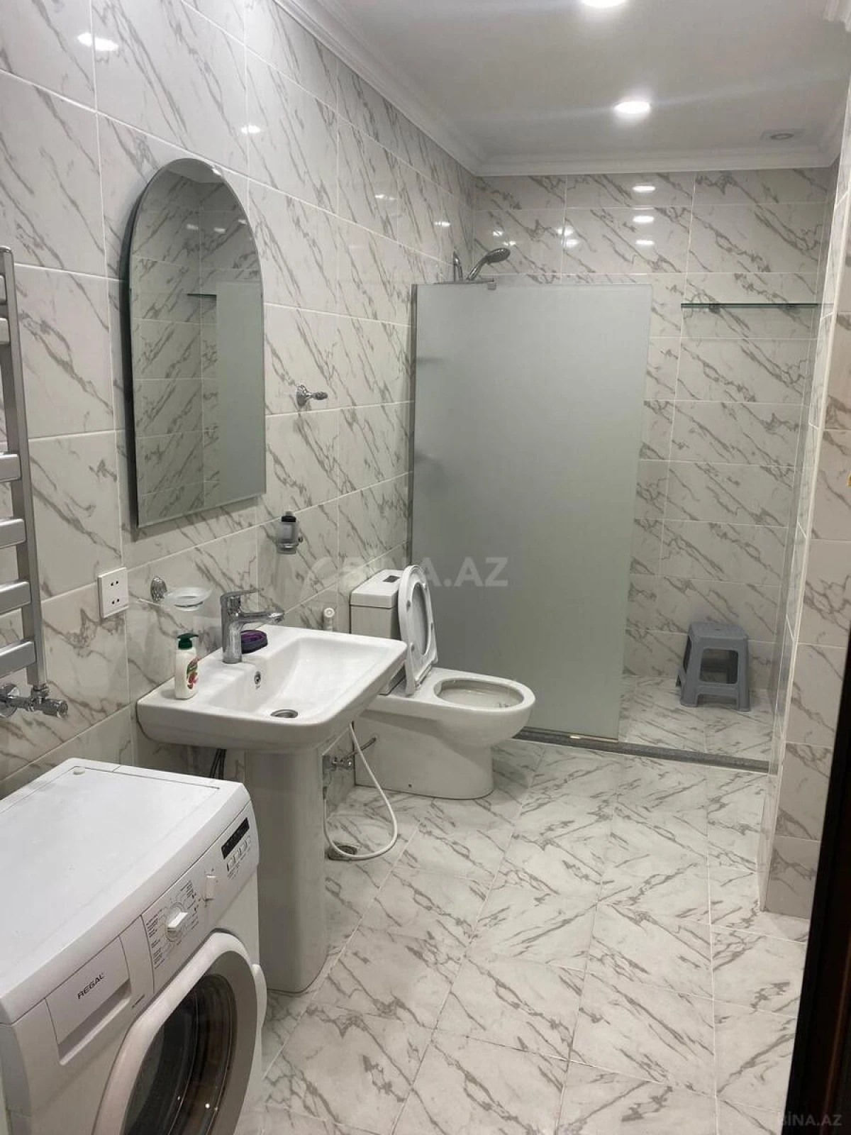 Kirayə verilir 2 otaqlı mənzil 73 m²