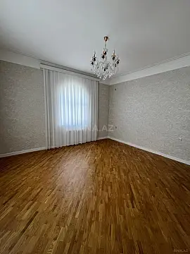 Satılır 8 otaqlı həyət evi 415 m²