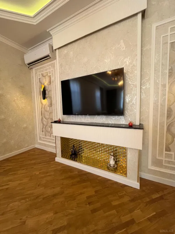 Satılır 8 otaqlı həyət evi 415 m²