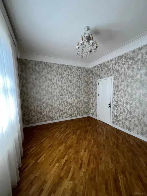 Satılır 8 otaqlı həyət evi 415 m²