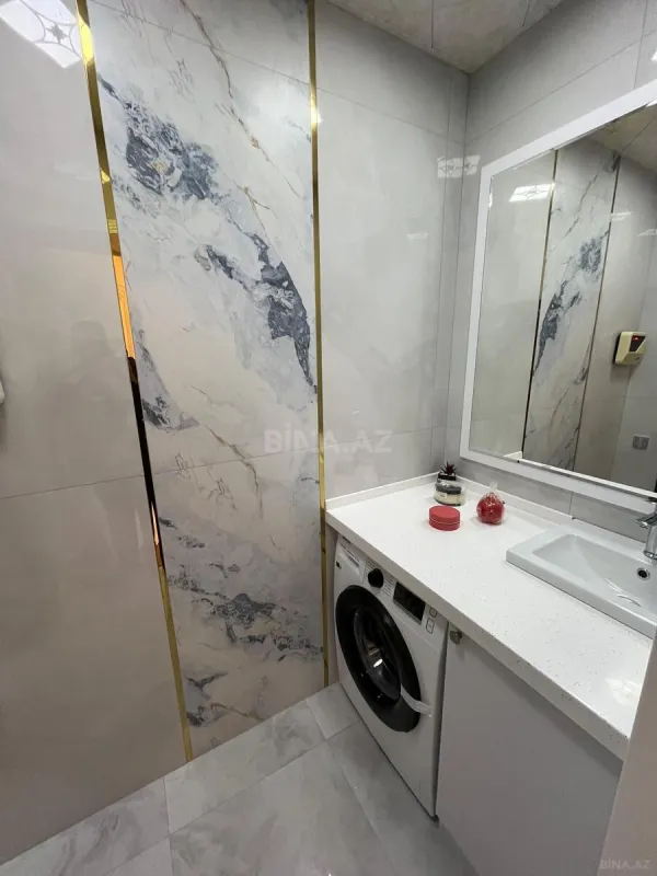 Satılır 8 otaqlı həyət evi 415 m²