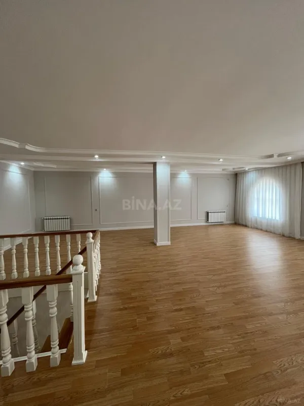 Satılır 8 otaqlı həyət evi 415 m²