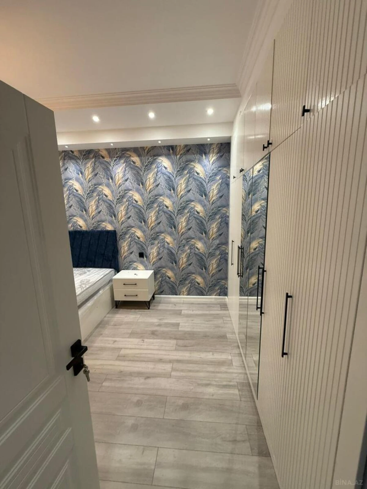 Satılır 3 otaqlı mənzil 104 m²