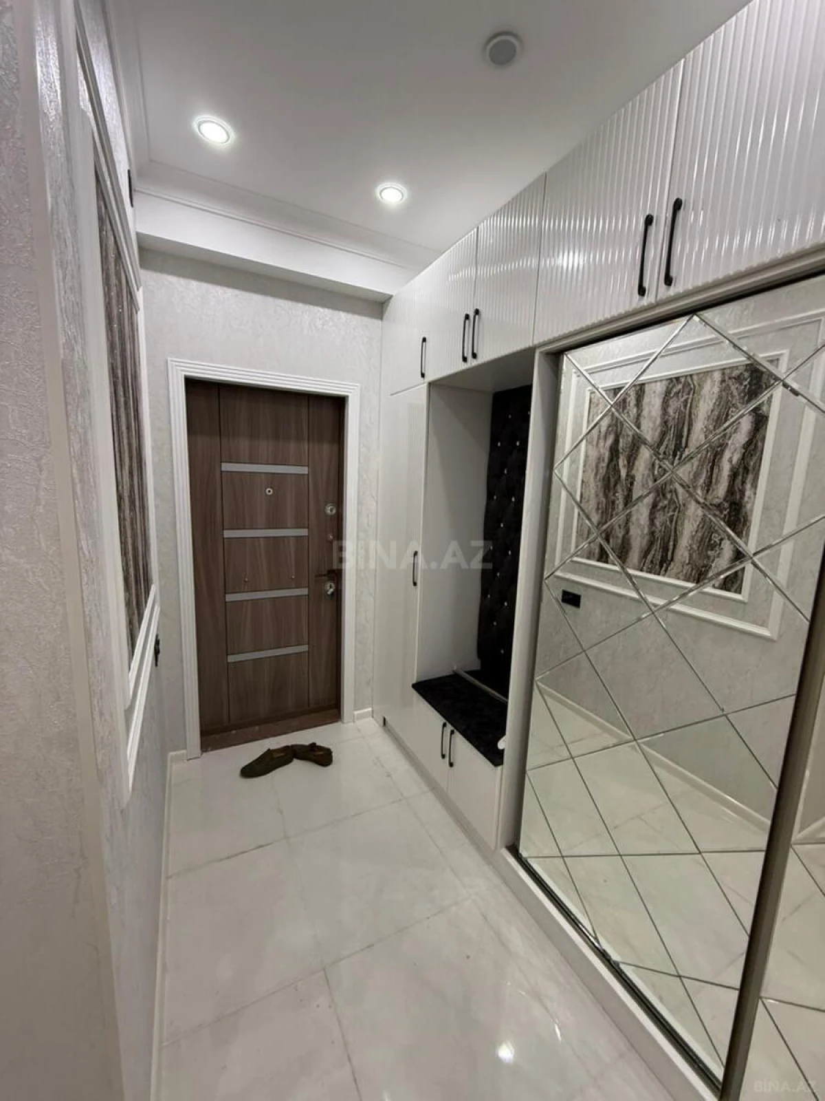 Satılır 3 otaqlı mənzil 104 m²