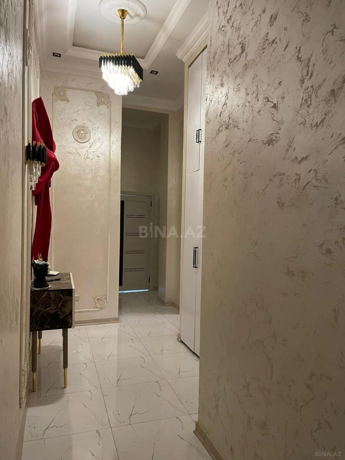 Satılır 2 otaqlı mənzil 72 m²