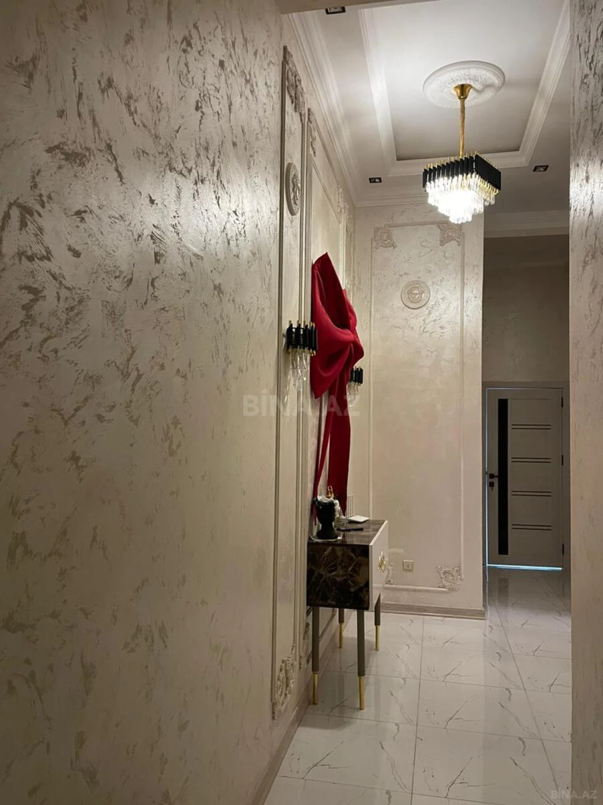 Satılır 2 otaqlı mənzil 72 m²