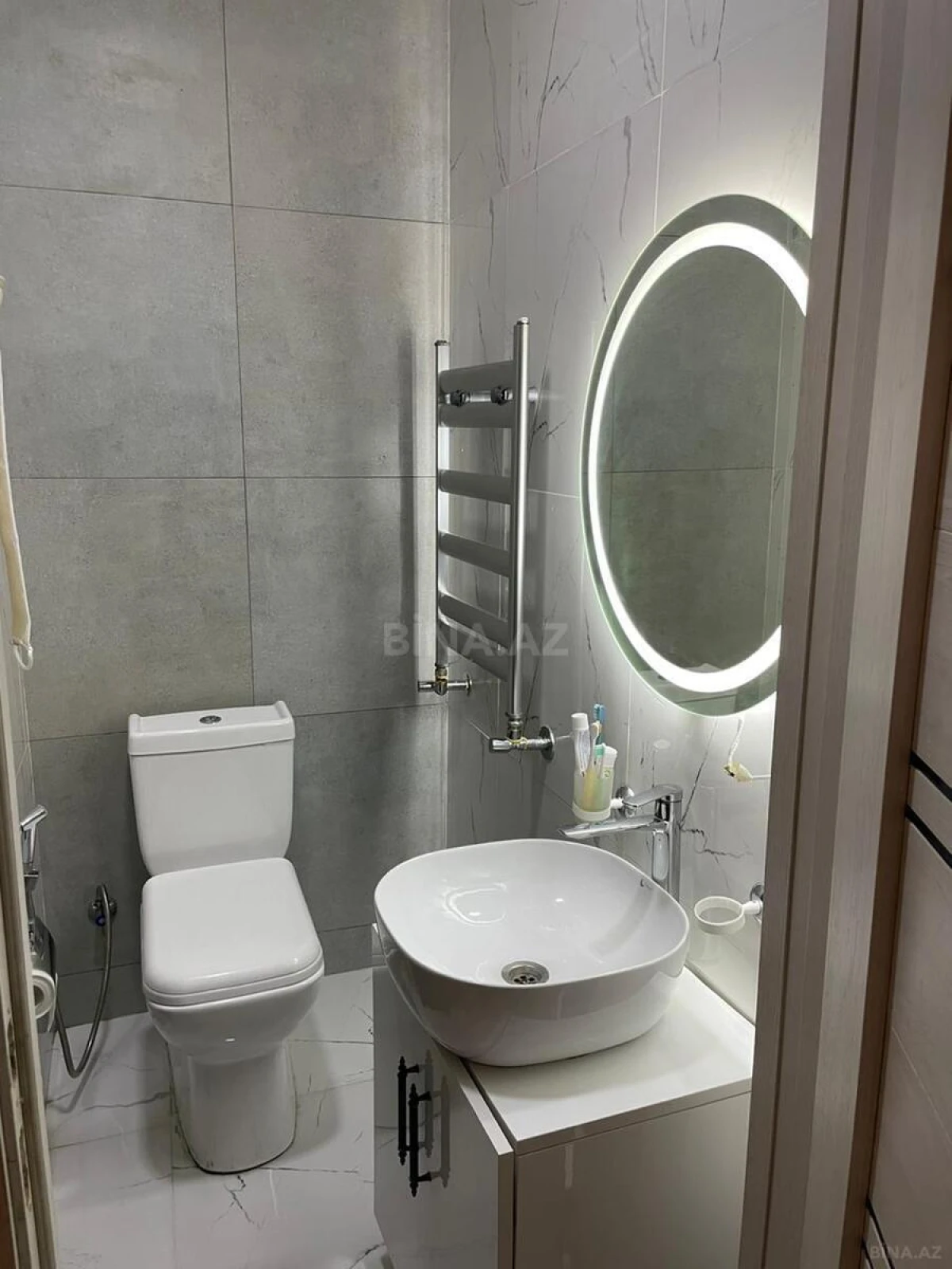 Satılır 2 otaqlı mənzil 72 m²