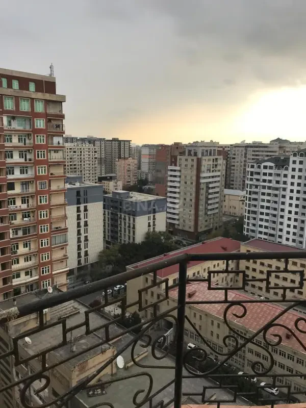 Kirayə verilir 2 otaqlı mənzil 86 m²