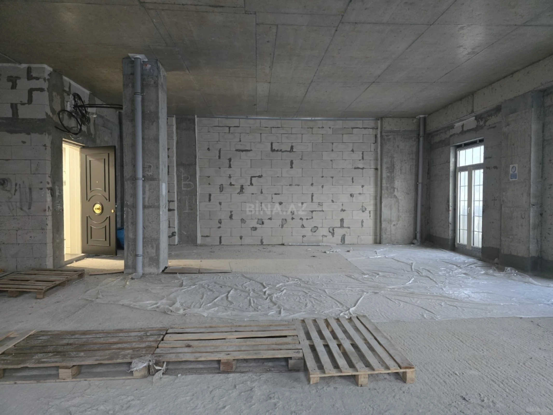 Satılır 3 otaqlı mənzil 110.5 m²