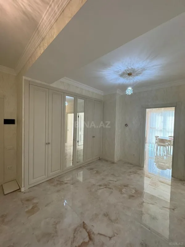 Kirayə verilir 4 otaqlı mənzil 160 m²