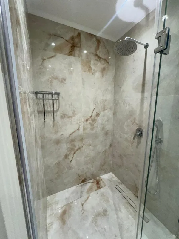 Kirayə verilir 4 otaqlı mənzil 160 m²