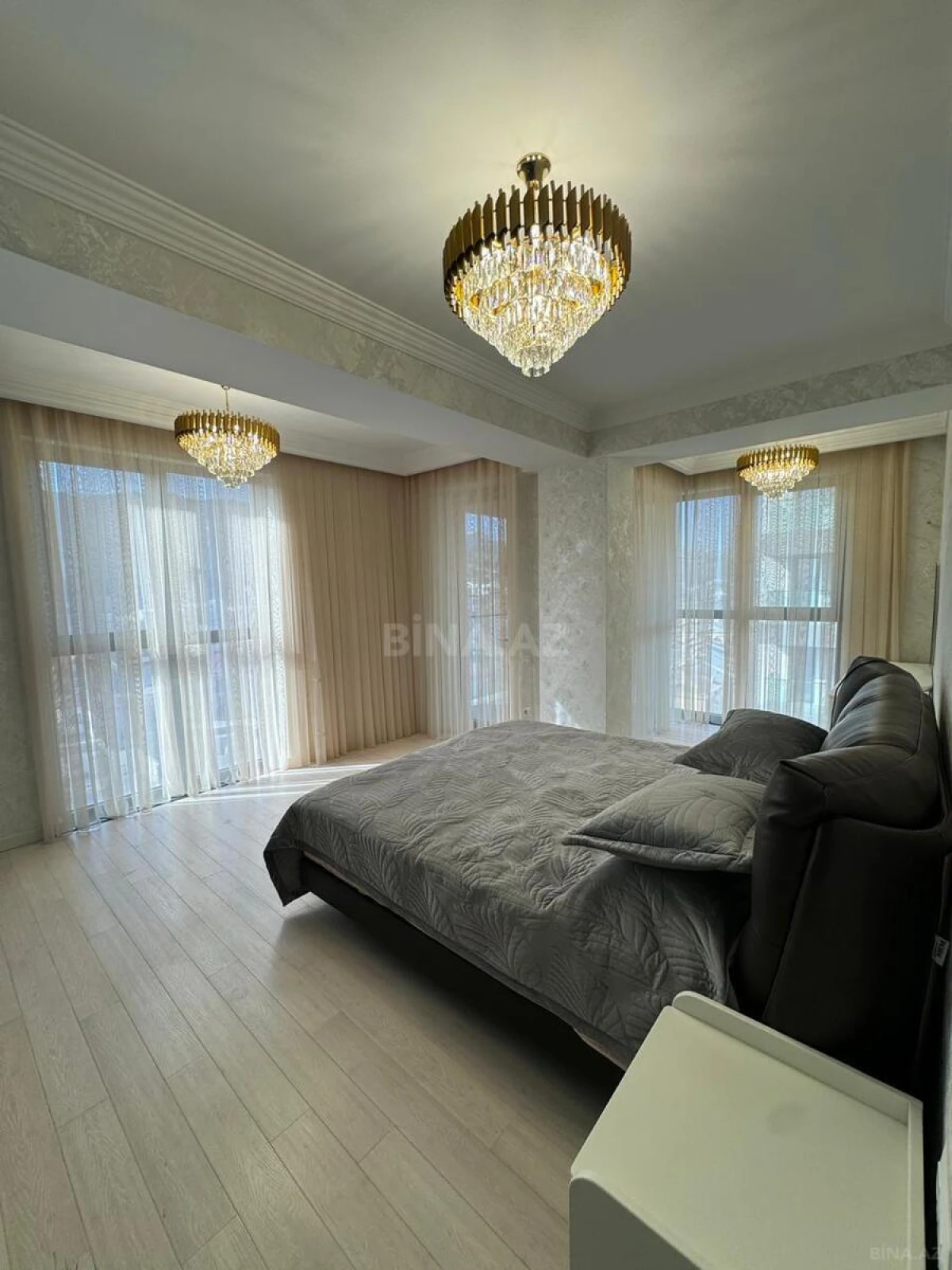 Kirayə verilir 4 otaqlı mənzil 160 m²