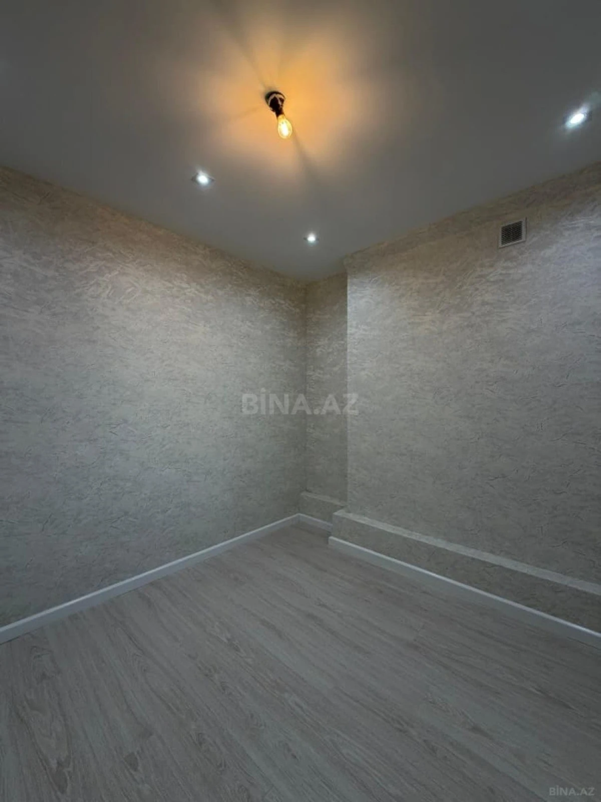 Satılır 2 otaqlı mənzil 40 m²