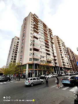 Satılır 3 otaqlı mənzil 125 m²