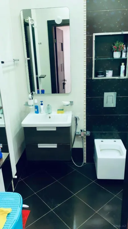 Satılır 3 otaqlı mənzil 125 m²