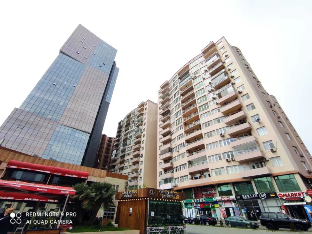 Satılır 3 otaqlı mənzil 125 m²