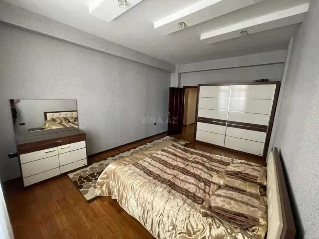 Kirayə verilir 3 otaqlı mənzil 160 m²