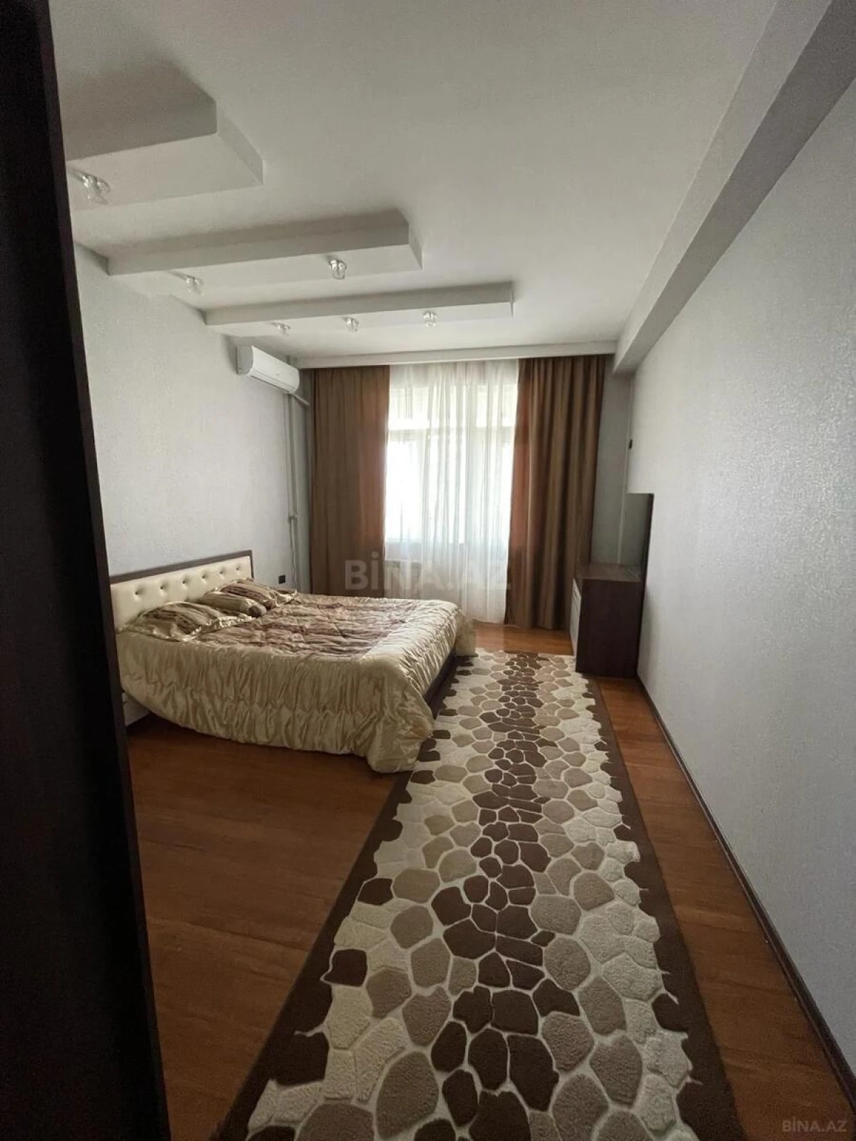 Kirayə verilir 3 otaqlı mənzil 160 m²