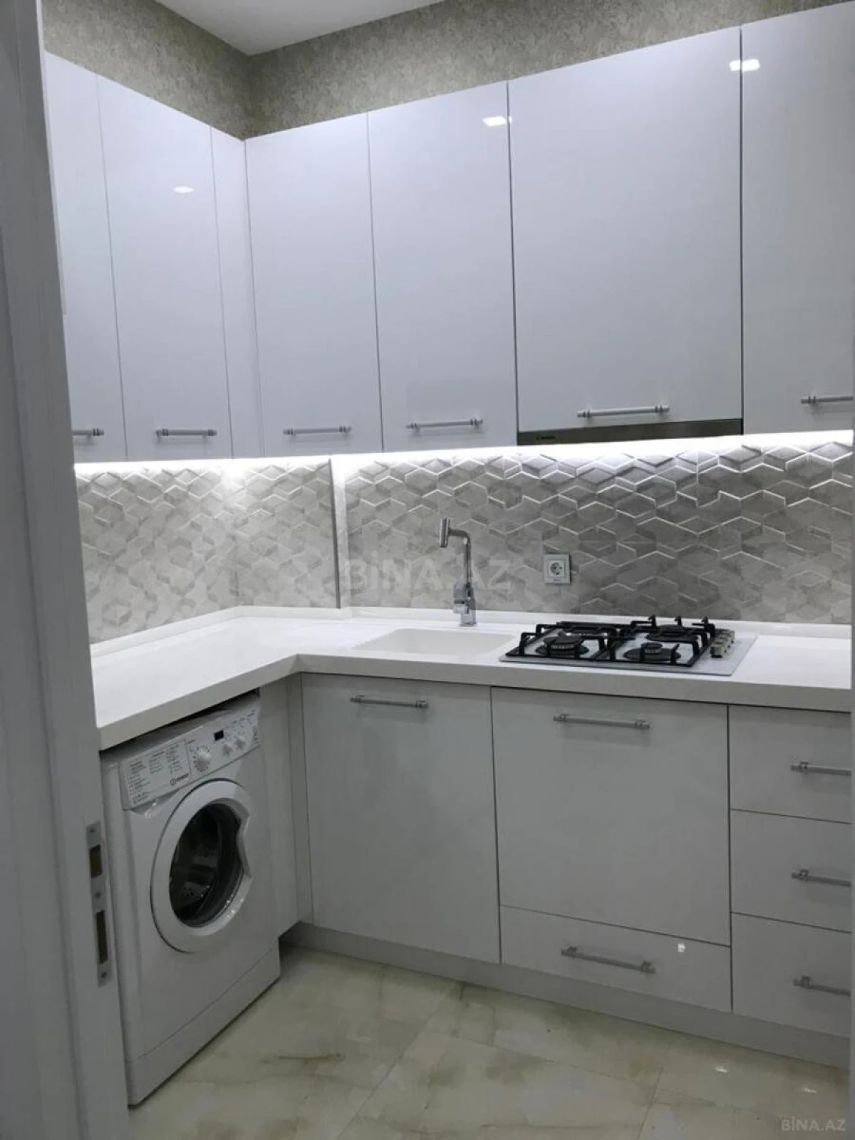 Satılır 2 otaqlı mənzil 55 m²