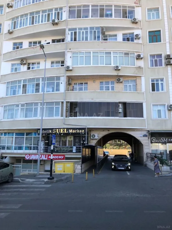 Satılır 3 otaqlı mənzil 118 m²