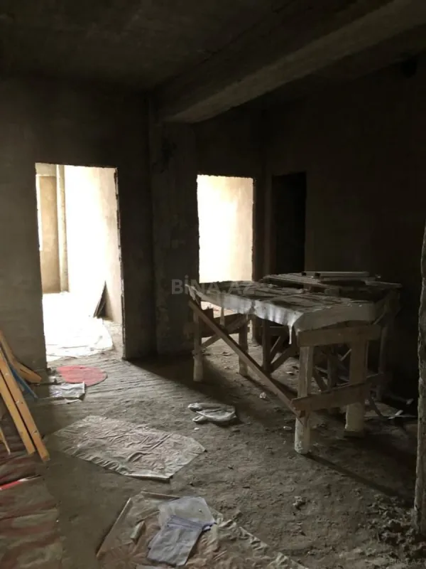 Satılır 3 otaqlı mənzil 118 m²