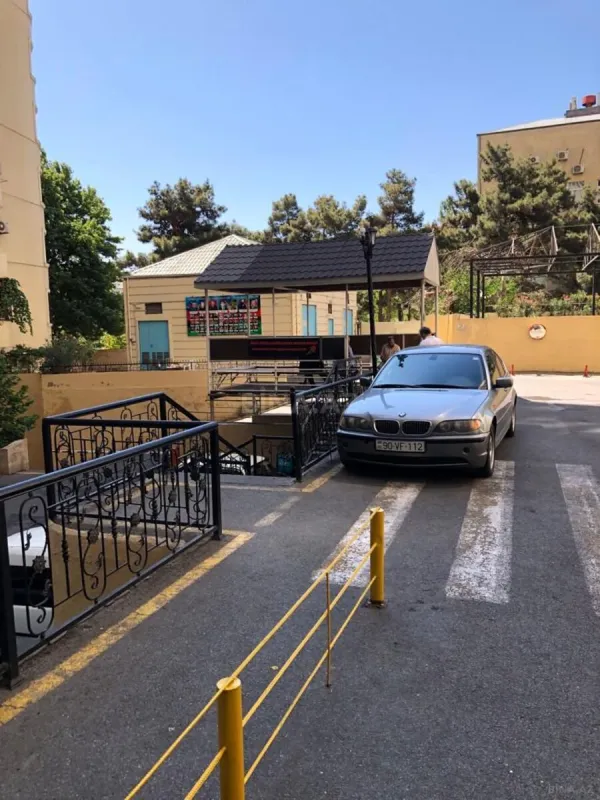 Satılır 3 otaqlı mənzil 118 m²