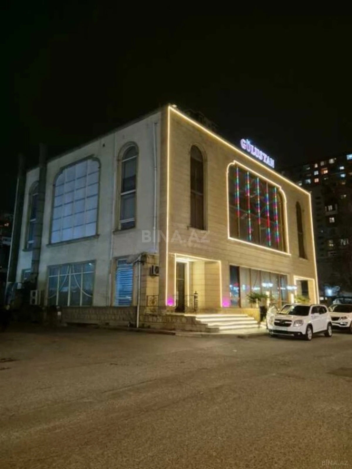 Satılır obyekt 1800 m²