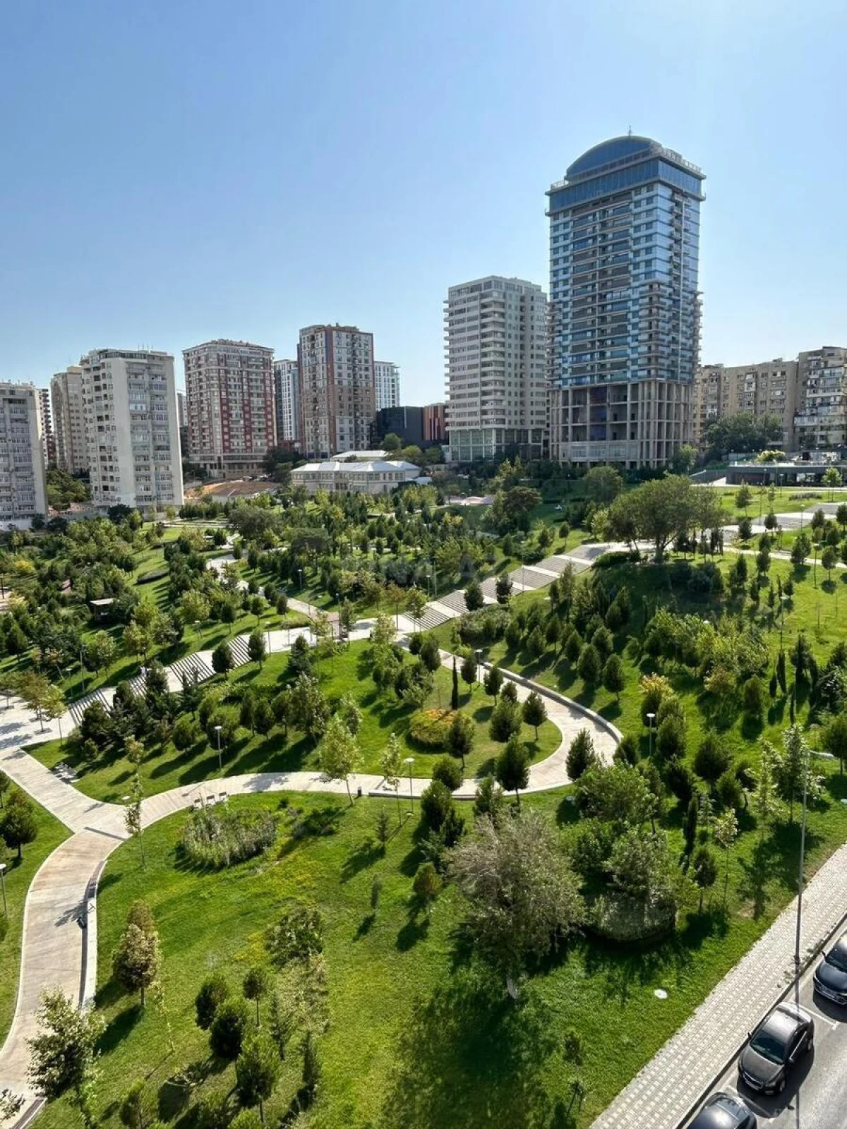 Satılır 4 otaqlı mənzil 160 m²