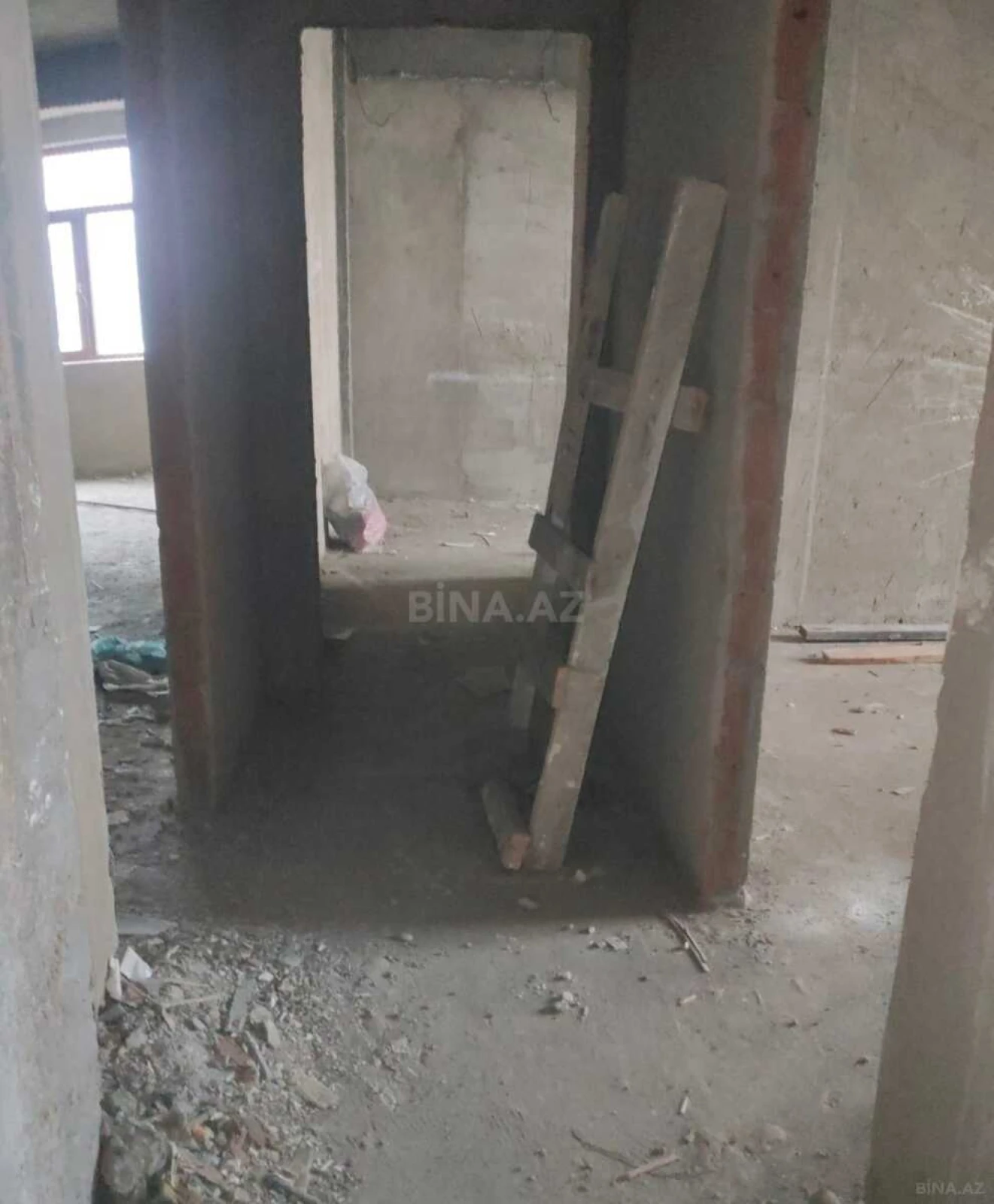 Satılır 3 otaqlı mənzil 118 m²