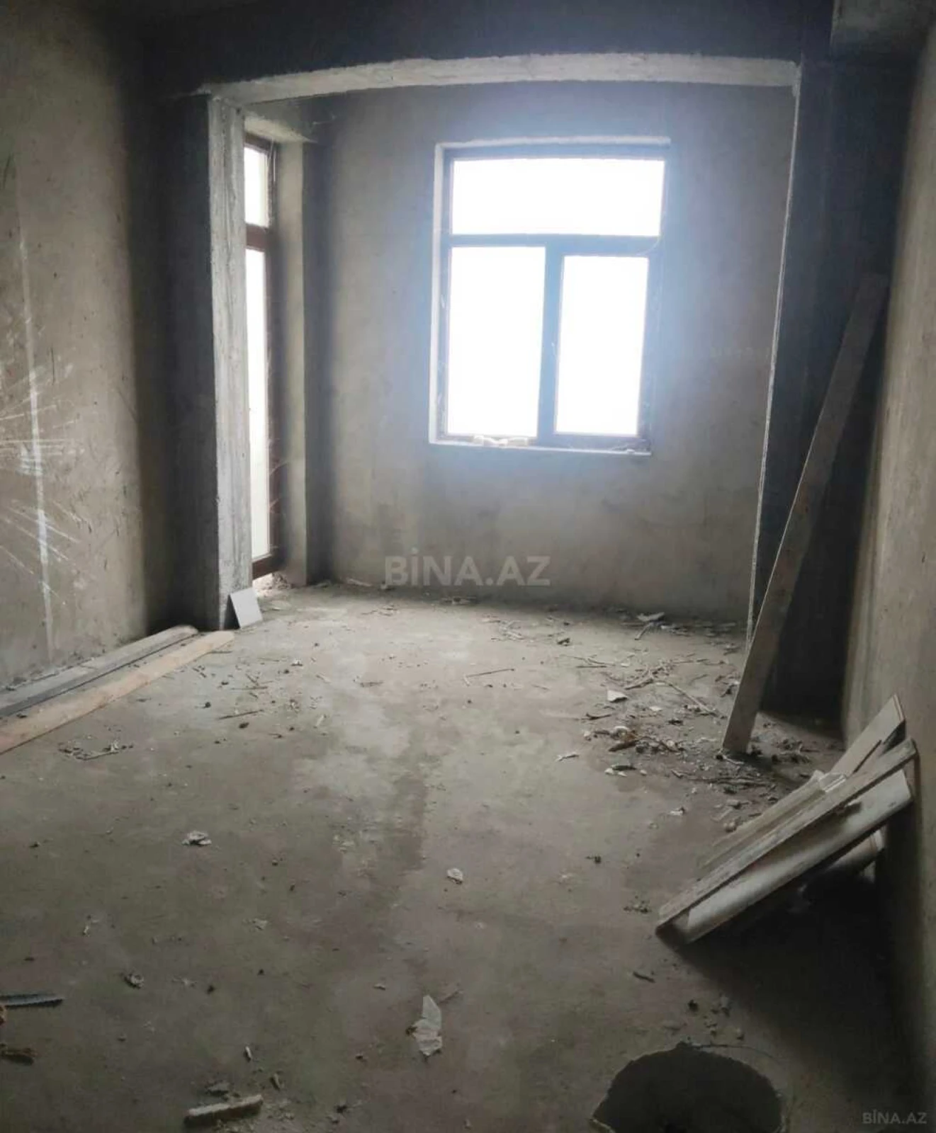 Satılır 3 otaqlı mənzil 118 m²