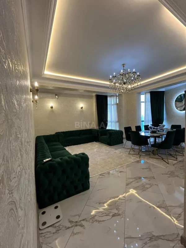 Satılır 4 otaqlı mənzil 175 m²