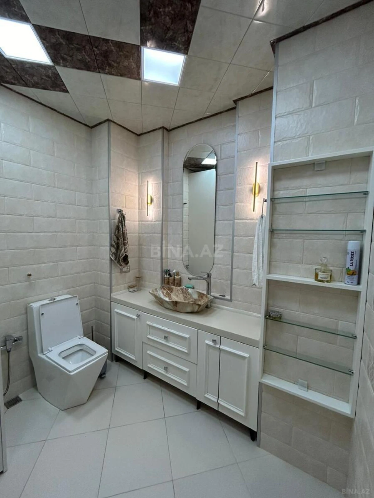 Satılır 4 otaqlı mənzil 175 m²