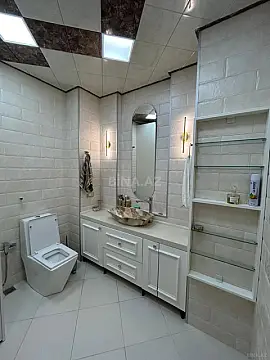 Satılır 4 otaqlı mənzil 175 m²