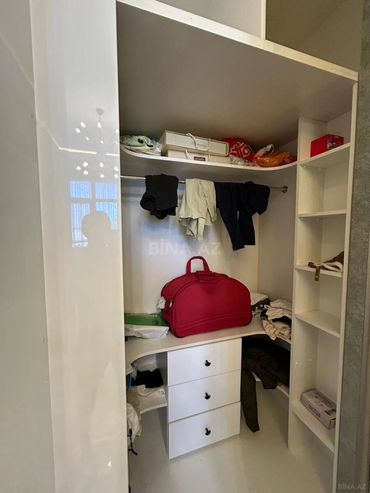 Satılır 4 otaqlı mənzil 175 m²