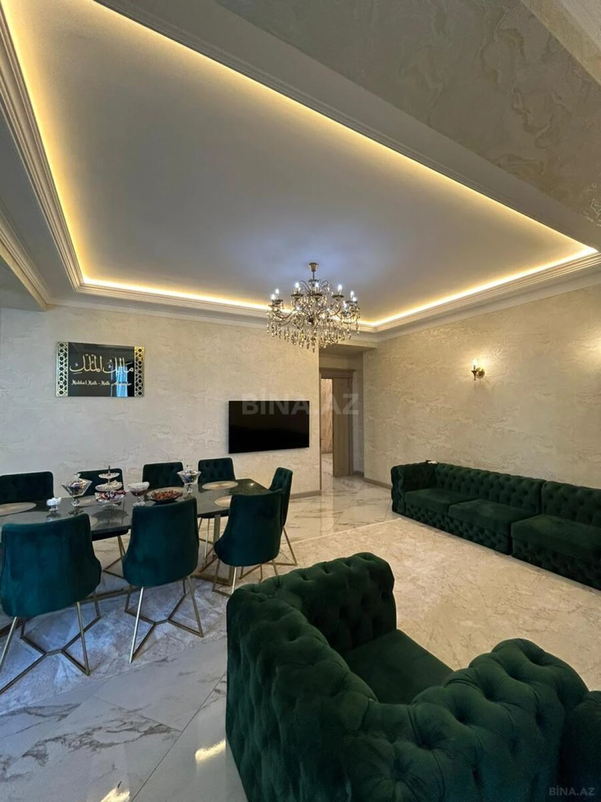 Satılır 4 otaqlı mənzil 175 m²