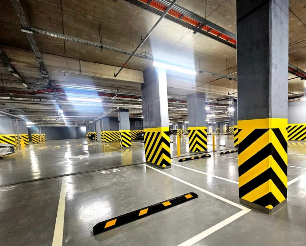 Satılır 4 otaqlı mənzil 256 m²