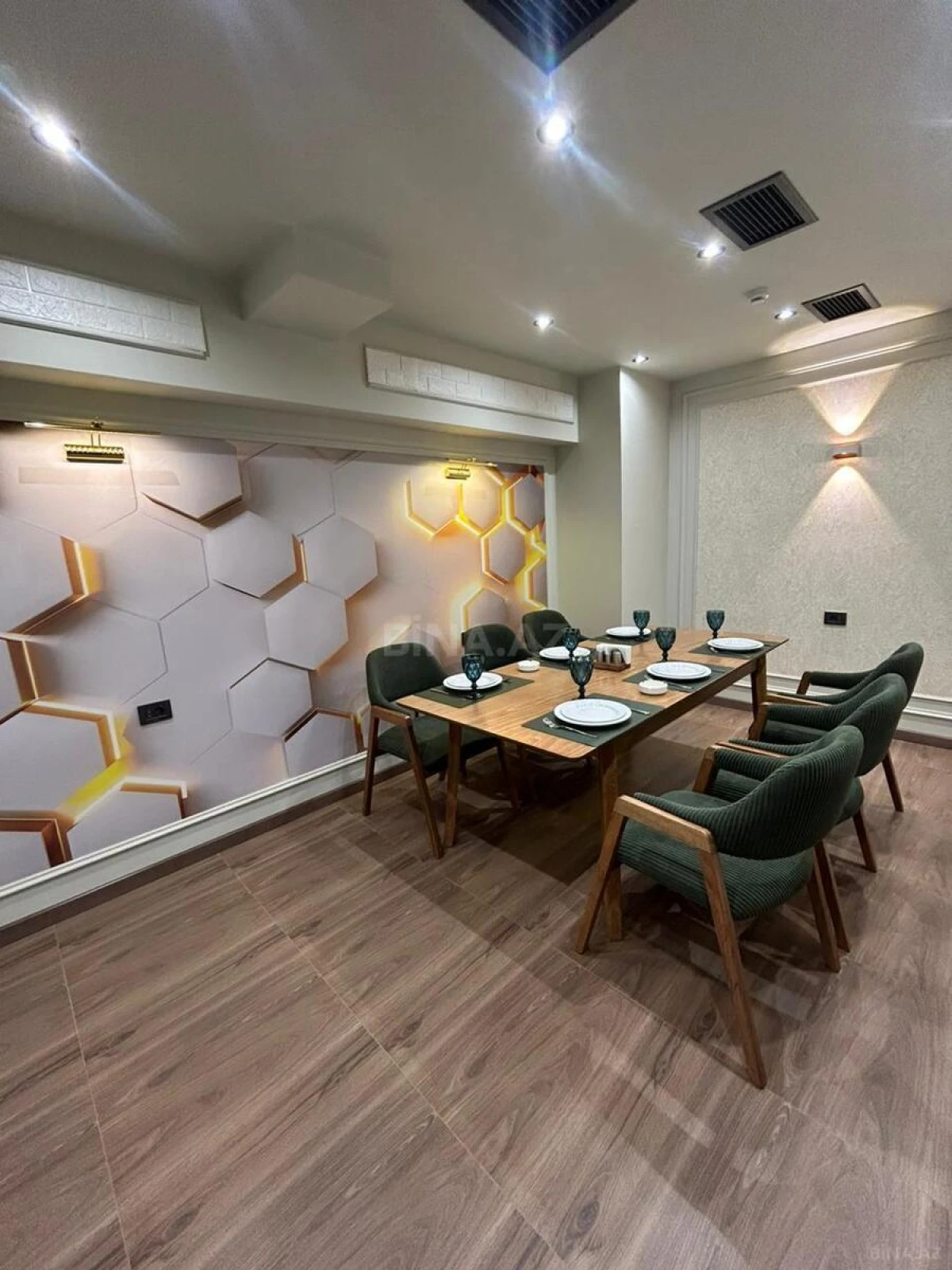 Satılır obyekt 550 m²