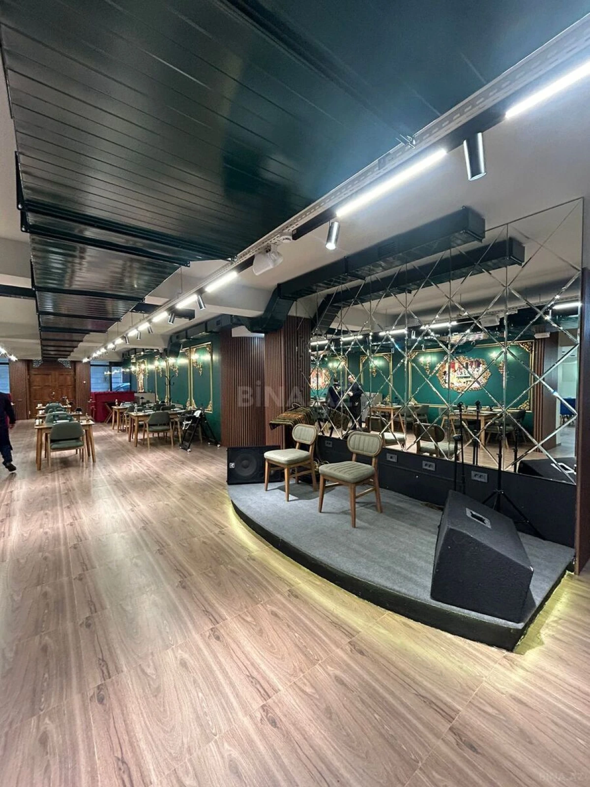 Satılır obyekt 550 m²