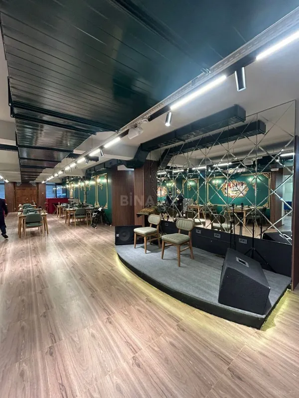 Satılır obyekt 550 m²